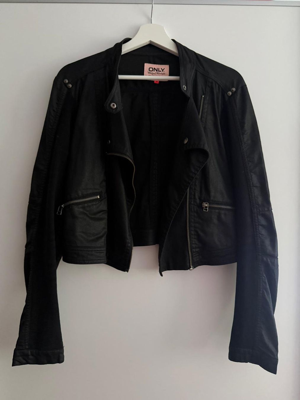 Giacche: Black Faux leather biker-style jacket, Size M – Usato da Bachenbülach venduto da Shukkley 1