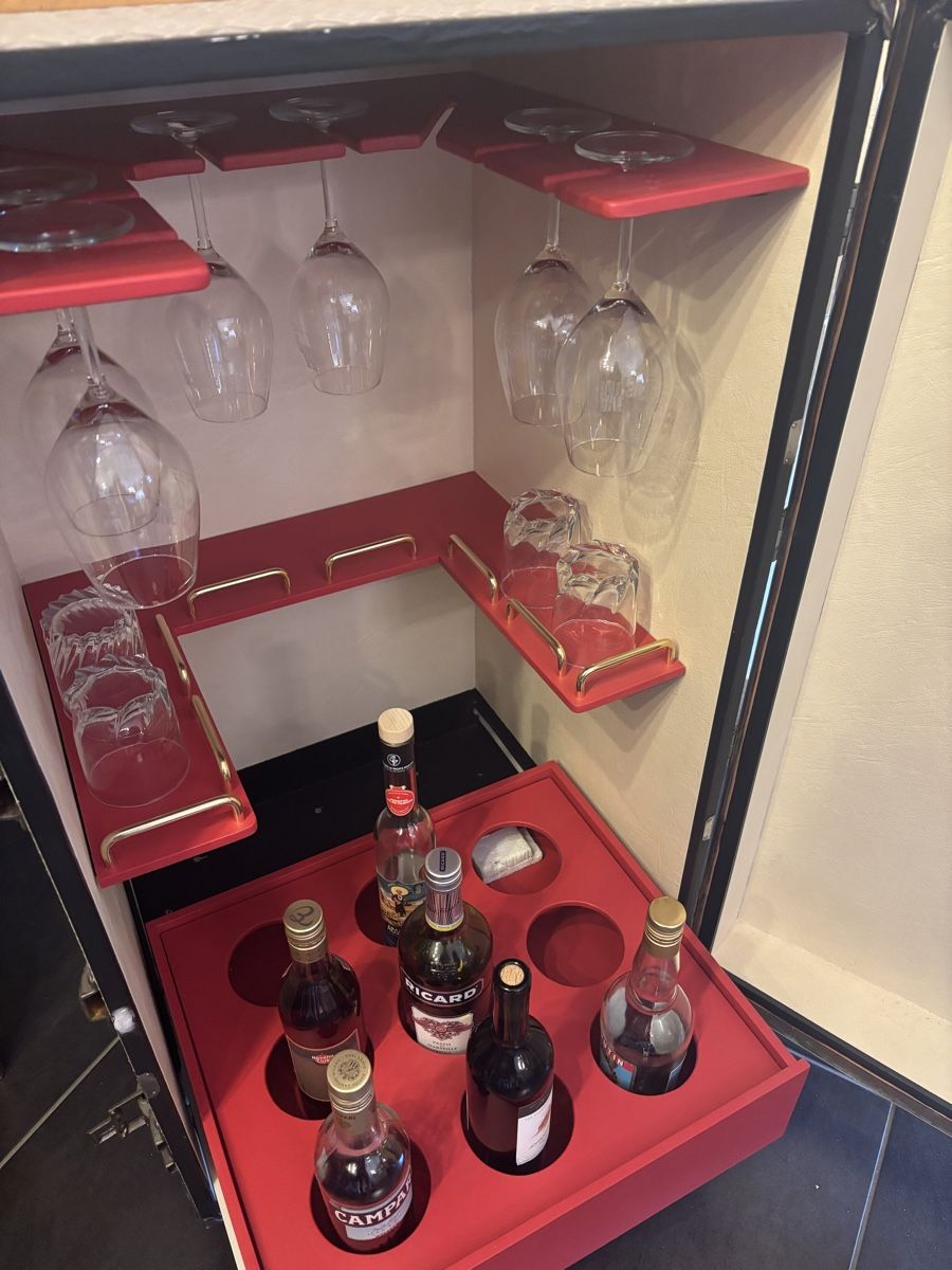 Cassapanche: Malle restaurée en bar à boisson – Usato da Fribourg venduto da 8mv2 8
