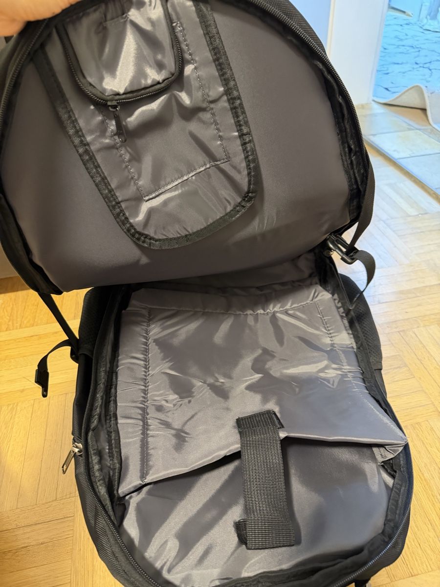 Sacs à dos: Rucksack schwarz mit USB-Ladefunktion – Neuf (Voir description) à Basel par sid_dem 6