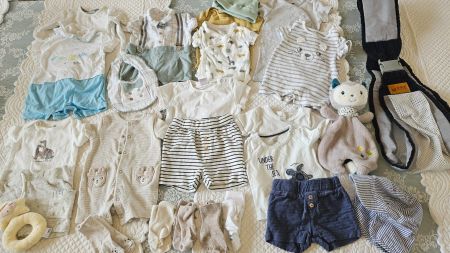 Babykleider Set Gr. 56, Bodies Strampler, 26 Stück Babytrage