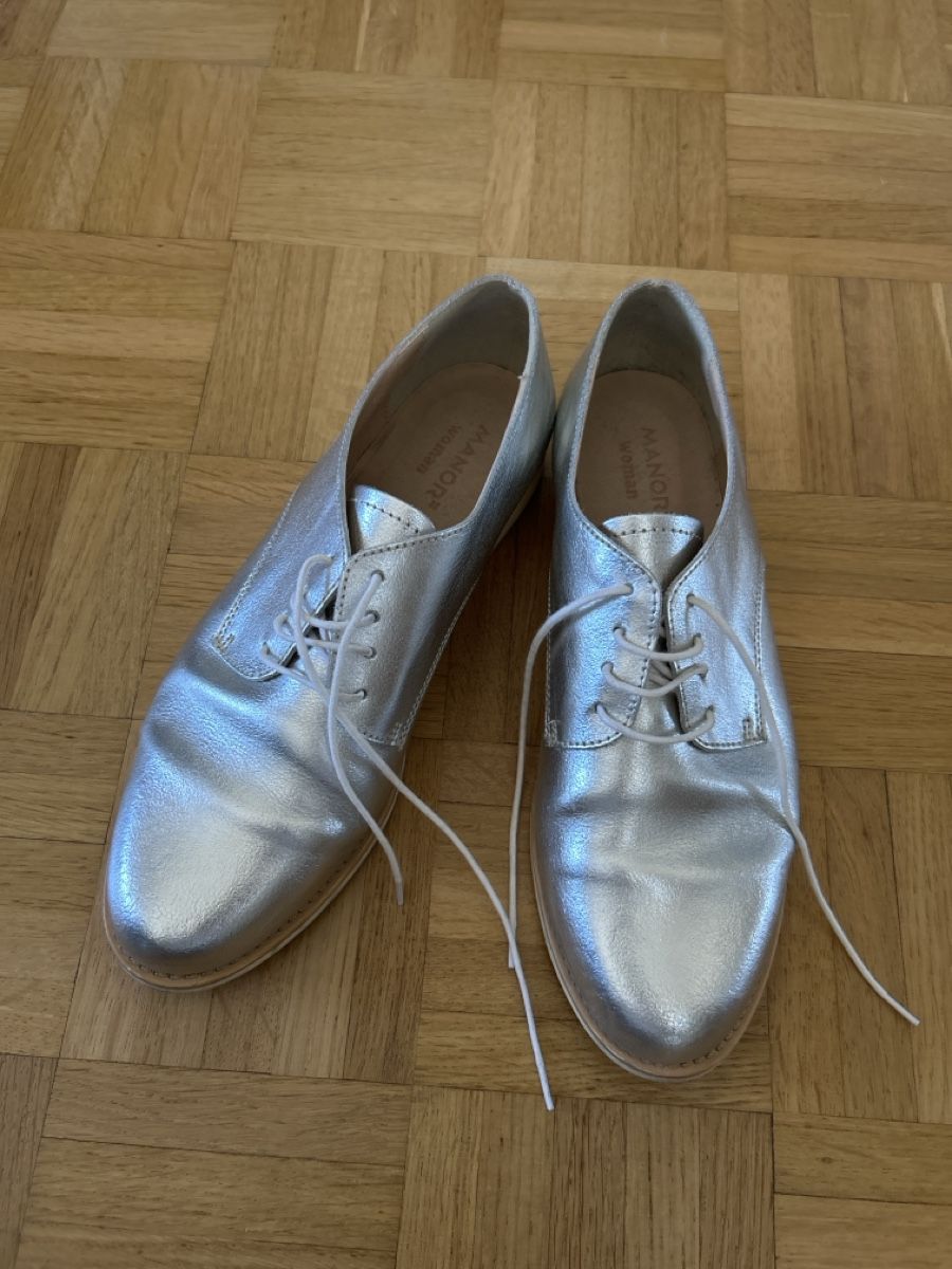 Manor Damenschuhe: Derbies argentées T40 – Gebraucht aus Grand-Lancy von mathchmt