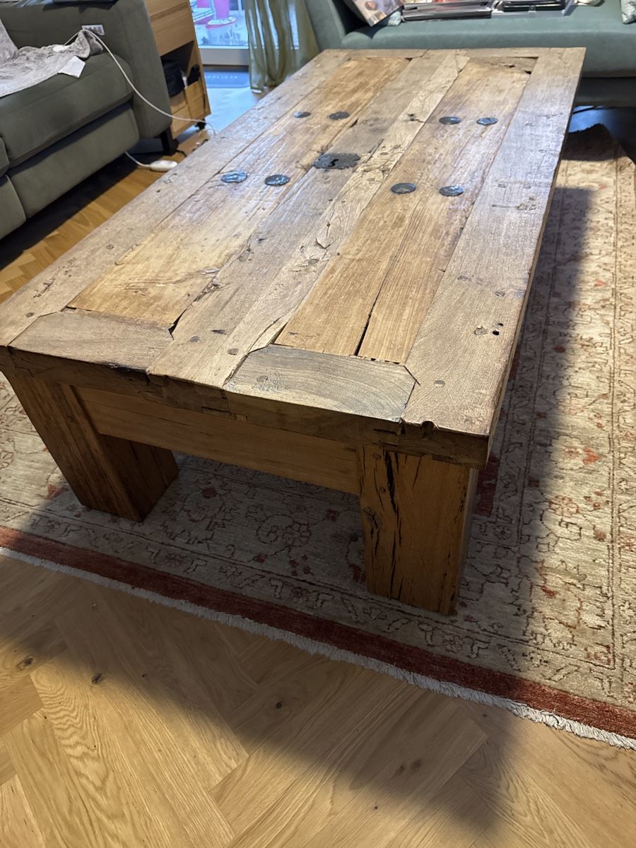Tavoli: Solid wood coffee table made from reclaimed door, rustic loo – Usato da Bülach venduto da Suters0403 2