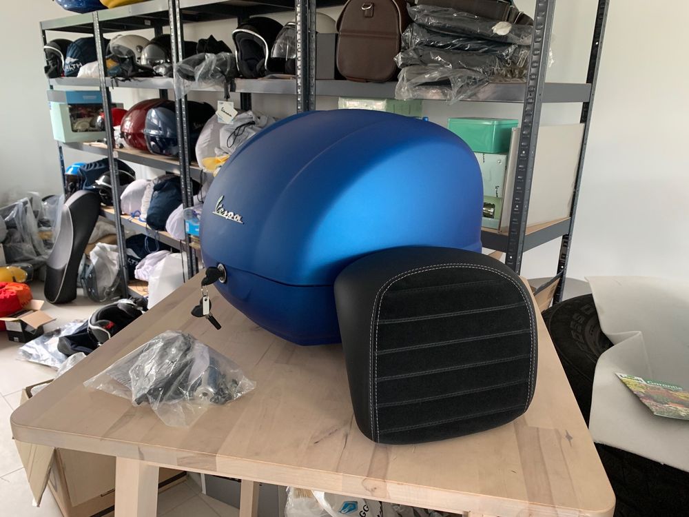 Top Case Pour Vespa - Coffre De Rangement Arrière D'occasion
