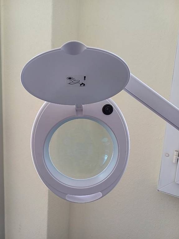 Lampen: Lupenleuchte – Gebraucht aus Stansstad von DearTrade 2