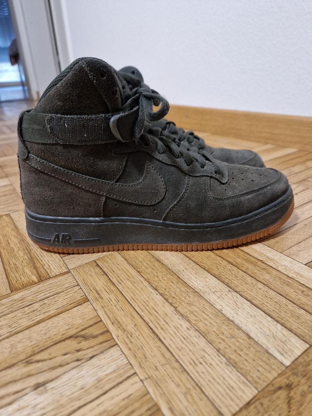 Scarpe da uomo: Nike Sneaker Grösse 39 – Nuovo (secondo la descrizione) da Dübendorf venduto da lavlo