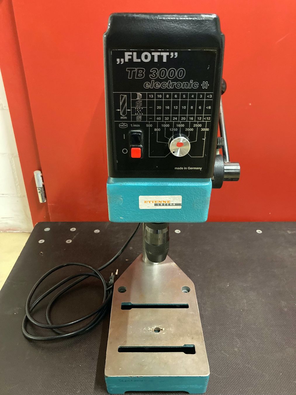 Flott Trapani: Tischbohrmaschine FLOTT TB 3000 – Usato da Hünenberg venduto da Abtech