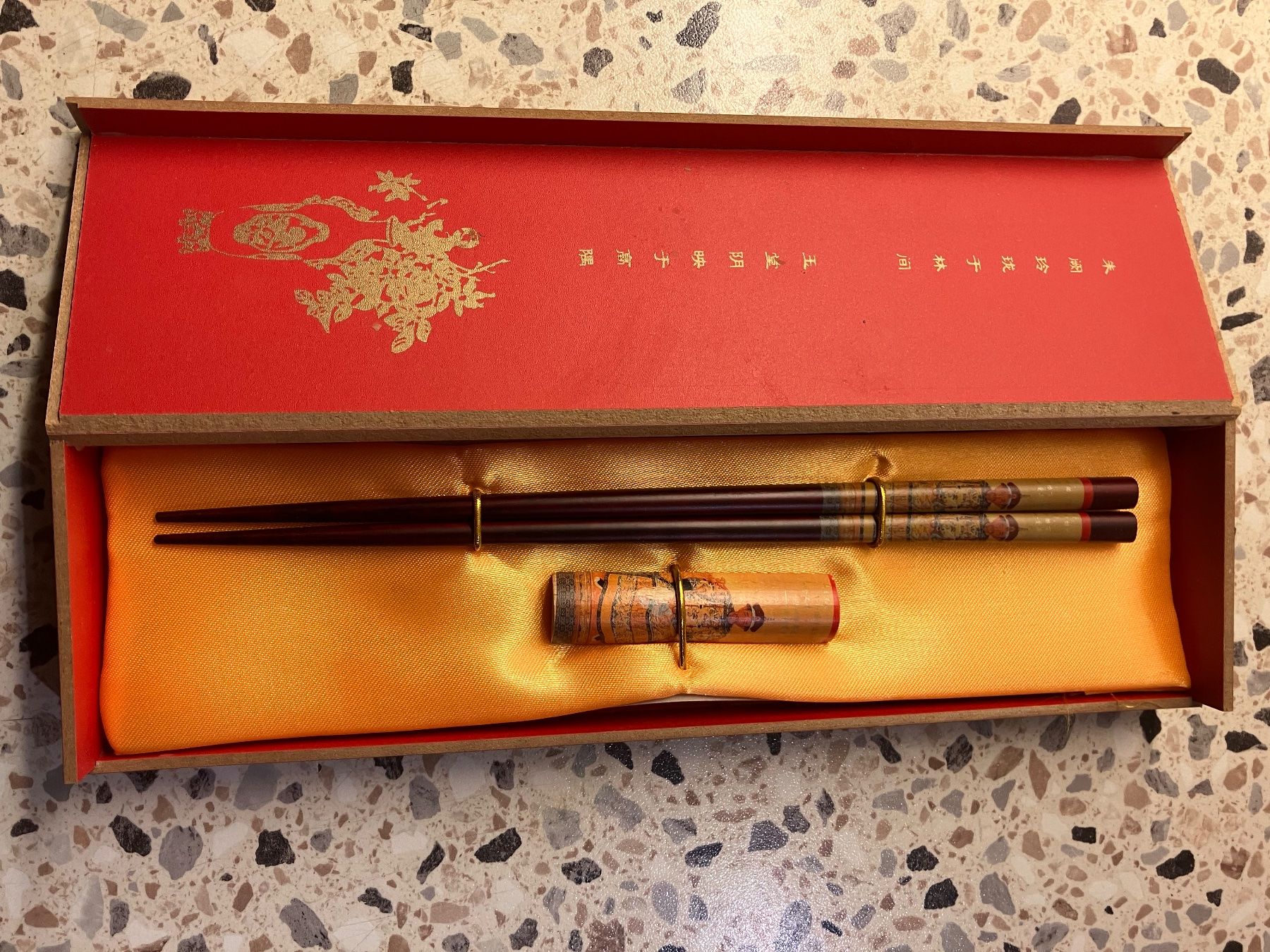 Set di posate: Chinesische Essstäbchen, Set, Neu, Geschenkidee, OVP! – Nuovo e nell'imballaggio originale da Basel venduto da ampra2276 1
