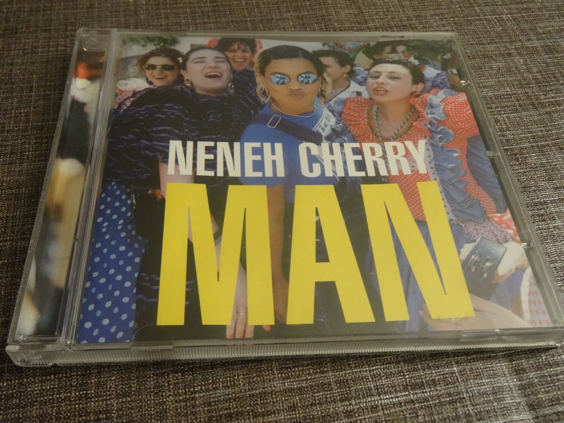 CD: Neneh Cherry - Man (CD, Album) – Usato da Olten venduto da Disc-Ausverkauf