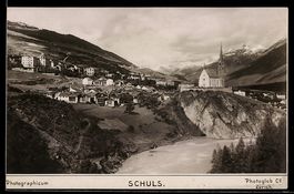AK Schuls, Ort mit Kirche und Fluss