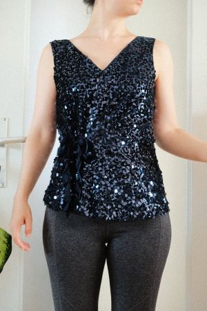 Damen Pailletten Top V-Ausschnitt Grösse S neuwertig