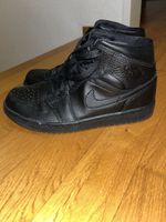 Nike Air Jordan 1 Mid „Triple Black“