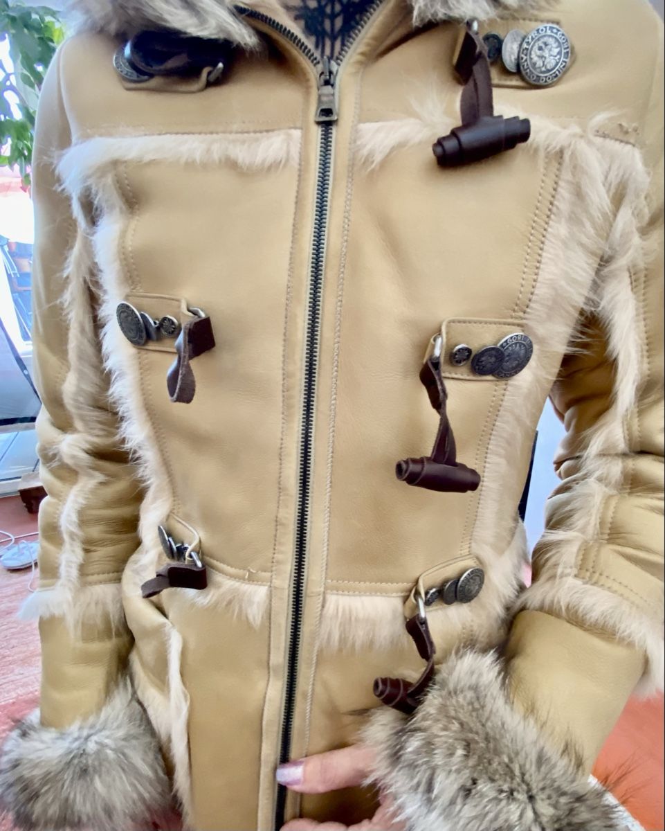 Prada Manteaux: Klassischer Wintermantel von PRADA Grösse 36 – D'occasion à Widnau par Kamfiloulove 7