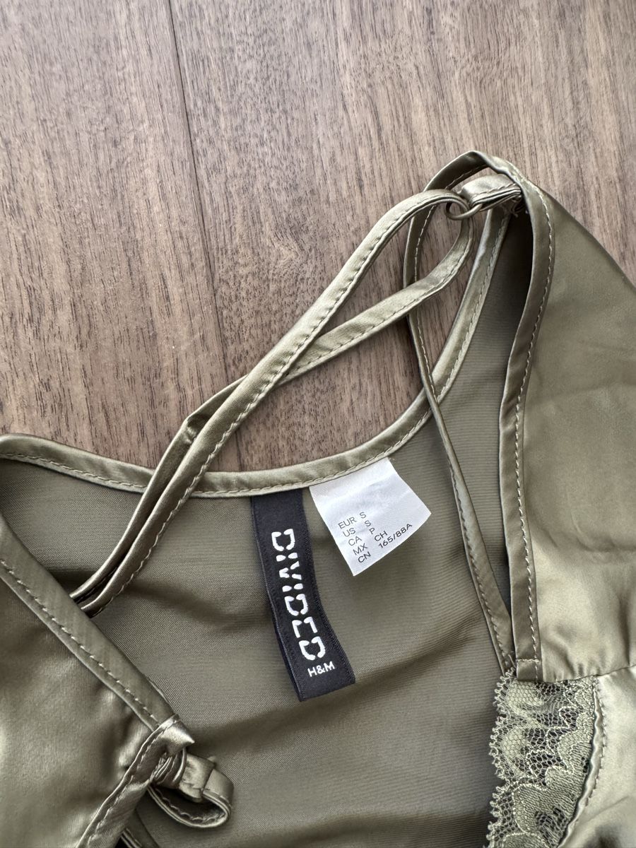 H&M Vestiti: GREEN SILK DRESS💚 – Usato da Dietikon venduto da athiinax 2