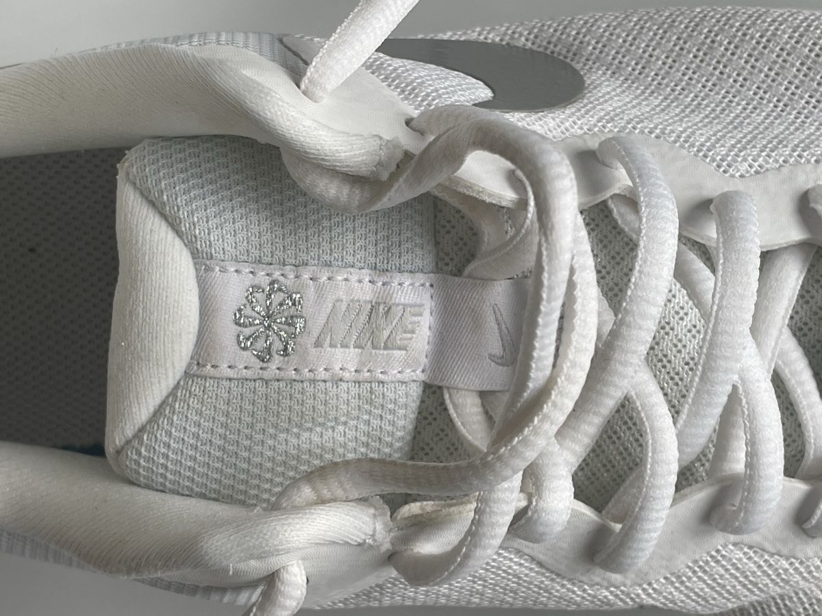 Nike Scarpe da donna: Nike Sneaker basic in weiss Gr. 40 (eher 39) – Usato da Gockhausen venduto da AnneT07 4