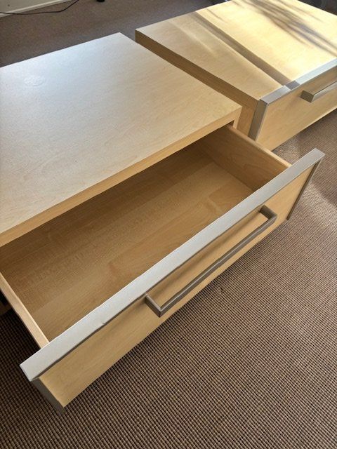 Tables de nuit: Nachttische – D'occasion à Bottmingen par Claudia26 2