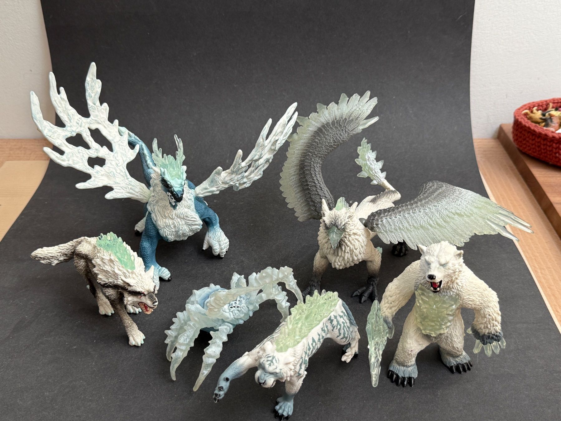 Schleich Statuette: Schleich Eldrador Eiswelt Eis Drache Spinne Wolf Greif – Usato da Ennetbaden venduto da mapa05