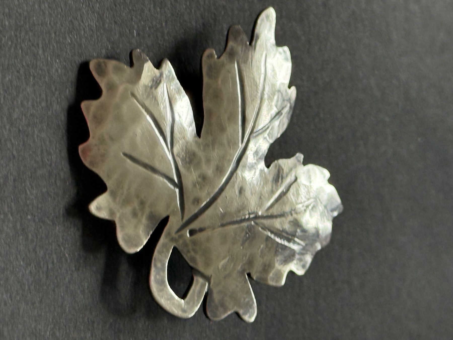 Spille & Fermagli: Vintage Brosche, Blattform, Silber 800 – Usato da Zürich venduto da leo0105