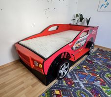 Kinder-Autobett / Rennwagenbett mit ausziehbarem Gästebett