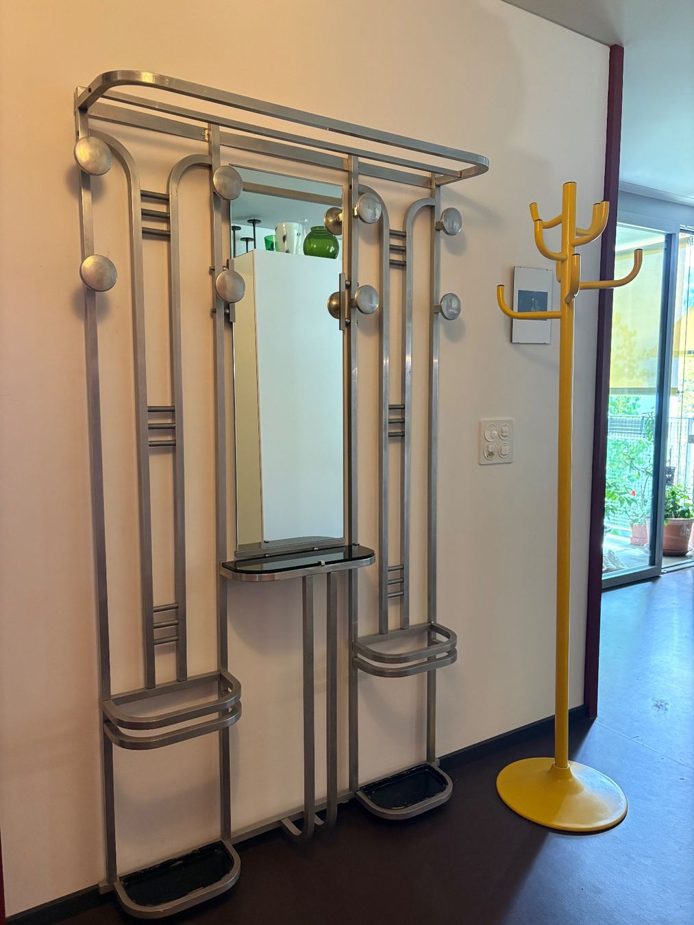 Guardaroba: Französische Art Deco Garderobe – Usato da Zürich venduto da mer_658h