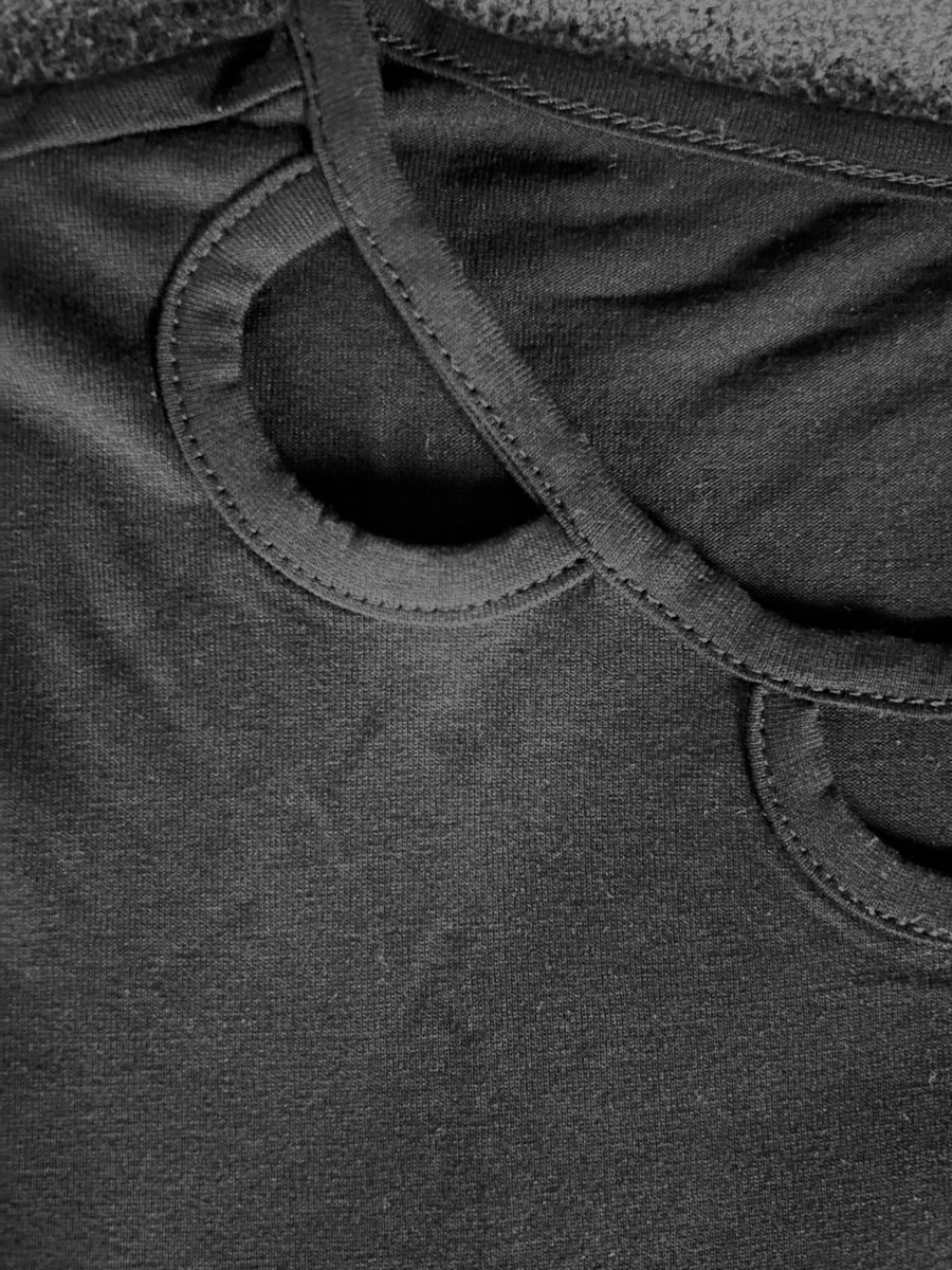T-Shirts: T-Shirt schwarz Grösse 40/42 – Gebraucht aus Lengnau AG von Mefari 1