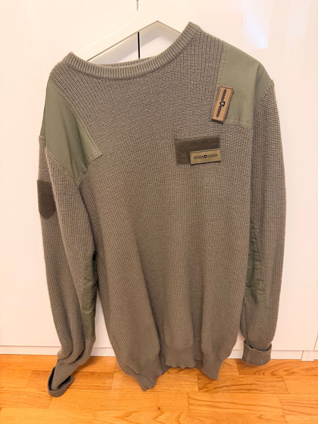 Pulls & Sweat-shirts: Ordonaz  Pullover Militär neuwertig – Neuf (Voir description) à Lyss par GelbeZitrone 1