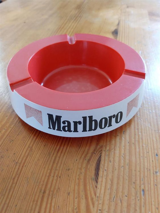 PIAZZA Aschenbecher Rund Aus Kunststoff – Rot, 10 Cm, Ideal Für Bar, Garten Oder Balkon