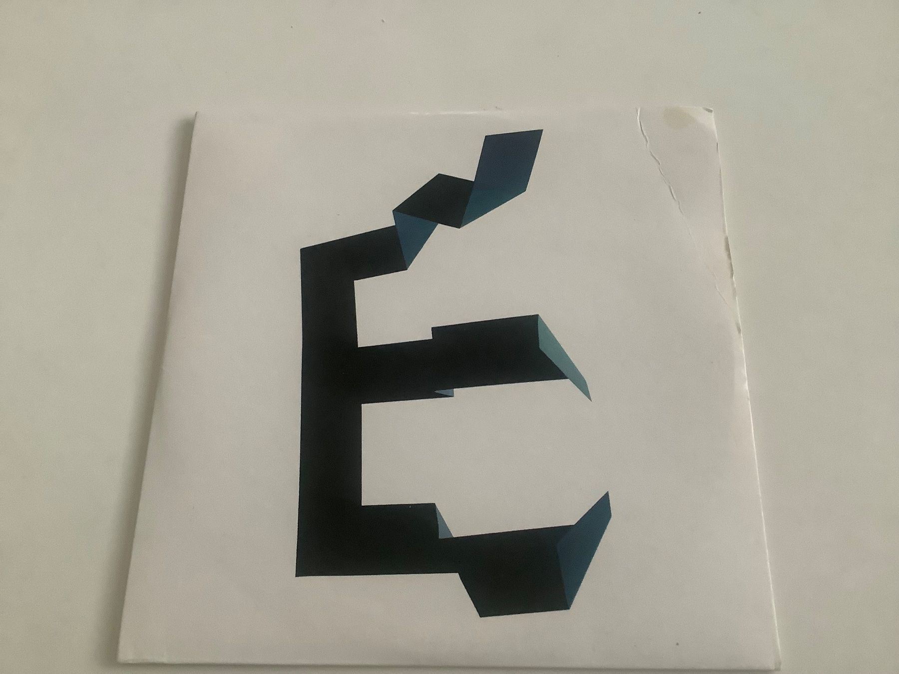 CD: The Espionne / 2023 / in Kartonhülle – Usato da Dübendorf venduto da Troll_88