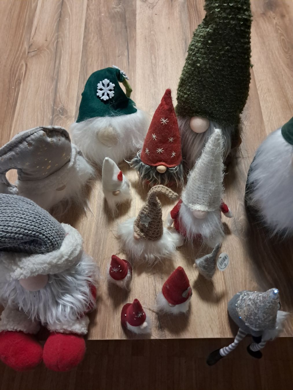 Tutte le decorazioni: 14 stk Weihnachtszwerge – Usato da Einsiedeln venduto da Biberchrouser76