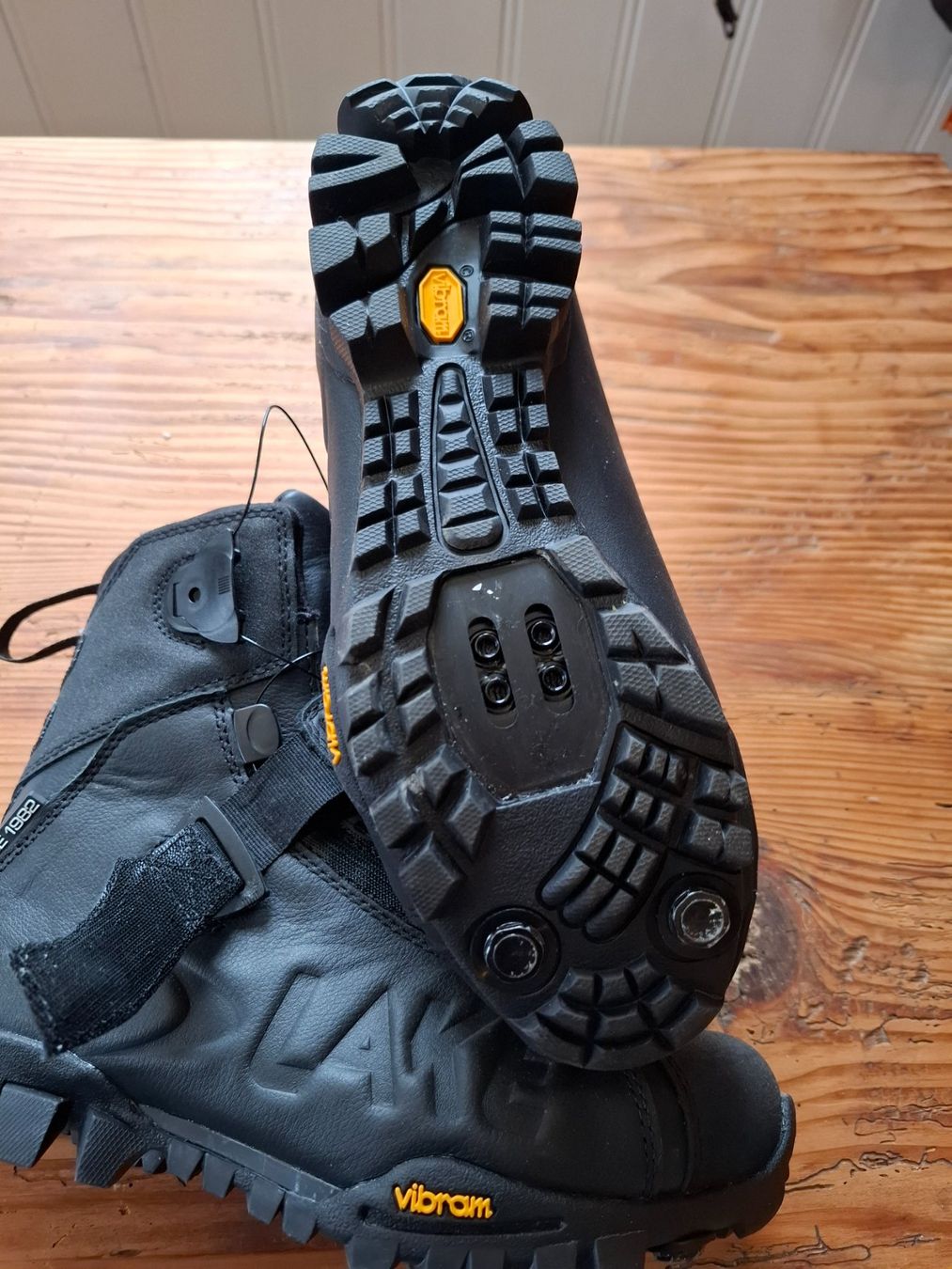 Scarpe da uomo: Veloschuhe - regenfest & extra warm – Usato da Riedt b. Erlen venduto da BisD 2