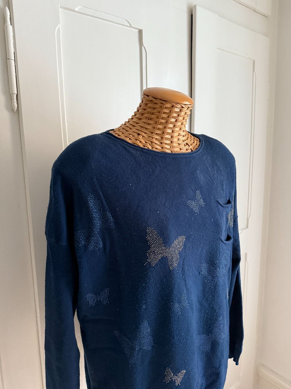 Pullover & Sweatshirts: BLUOLTRE - Pullover dunkelblau mit Strass L – Gebraucht aus Zürich von Diazaio 1