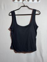 Schwarzes Basic mit Cups Gr. L