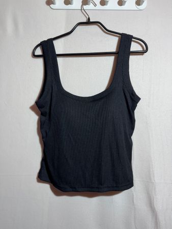 Schwarzes Basic mit Cups Gr. L