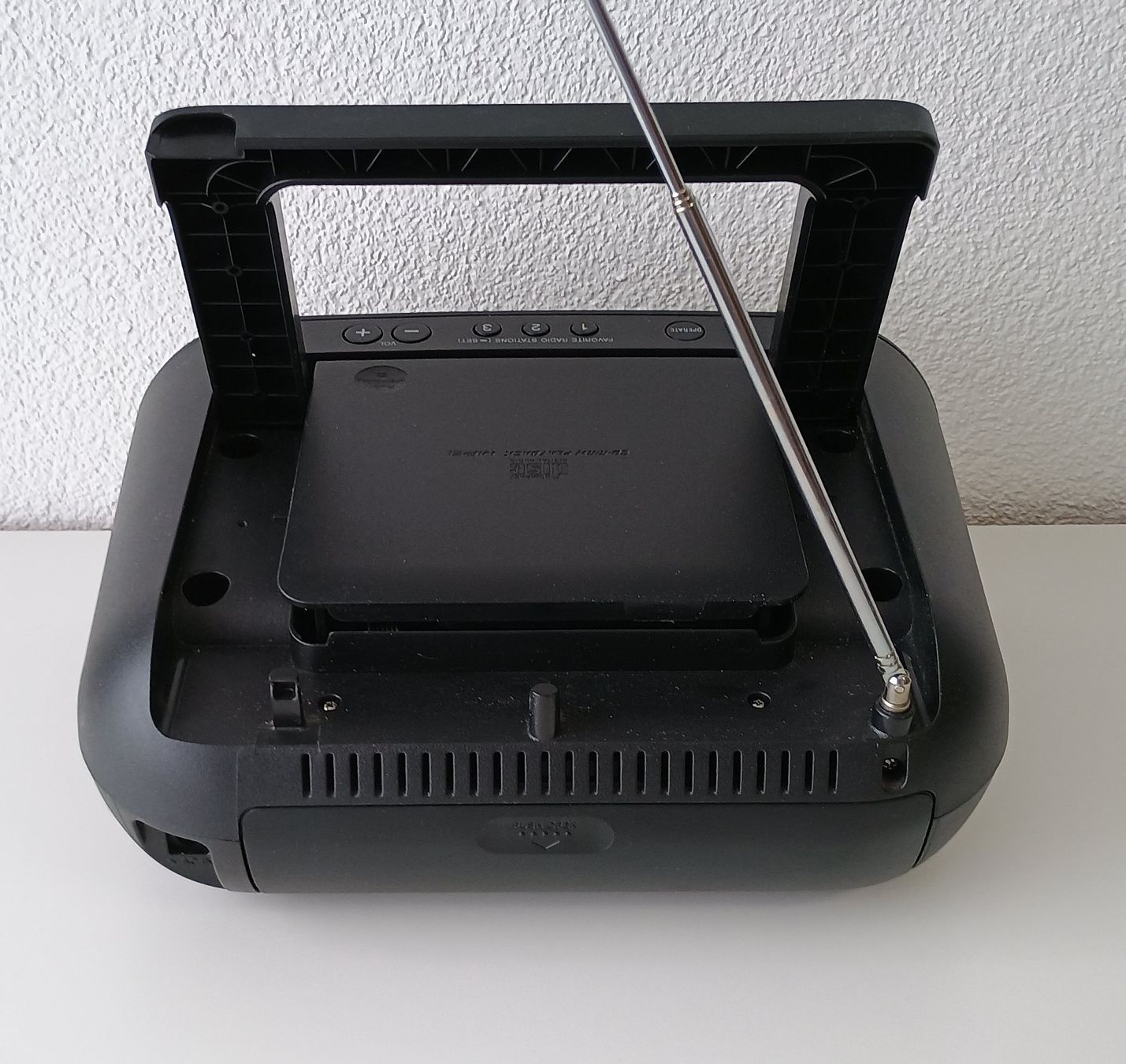 Sony Lettore multimediale & Streamer: SONY DAB+ & FM, CD/MP3, USB, Aux-in, kleiner "Ghettoblaster" – Usato da Dietikon venduto da esOctopus 4
