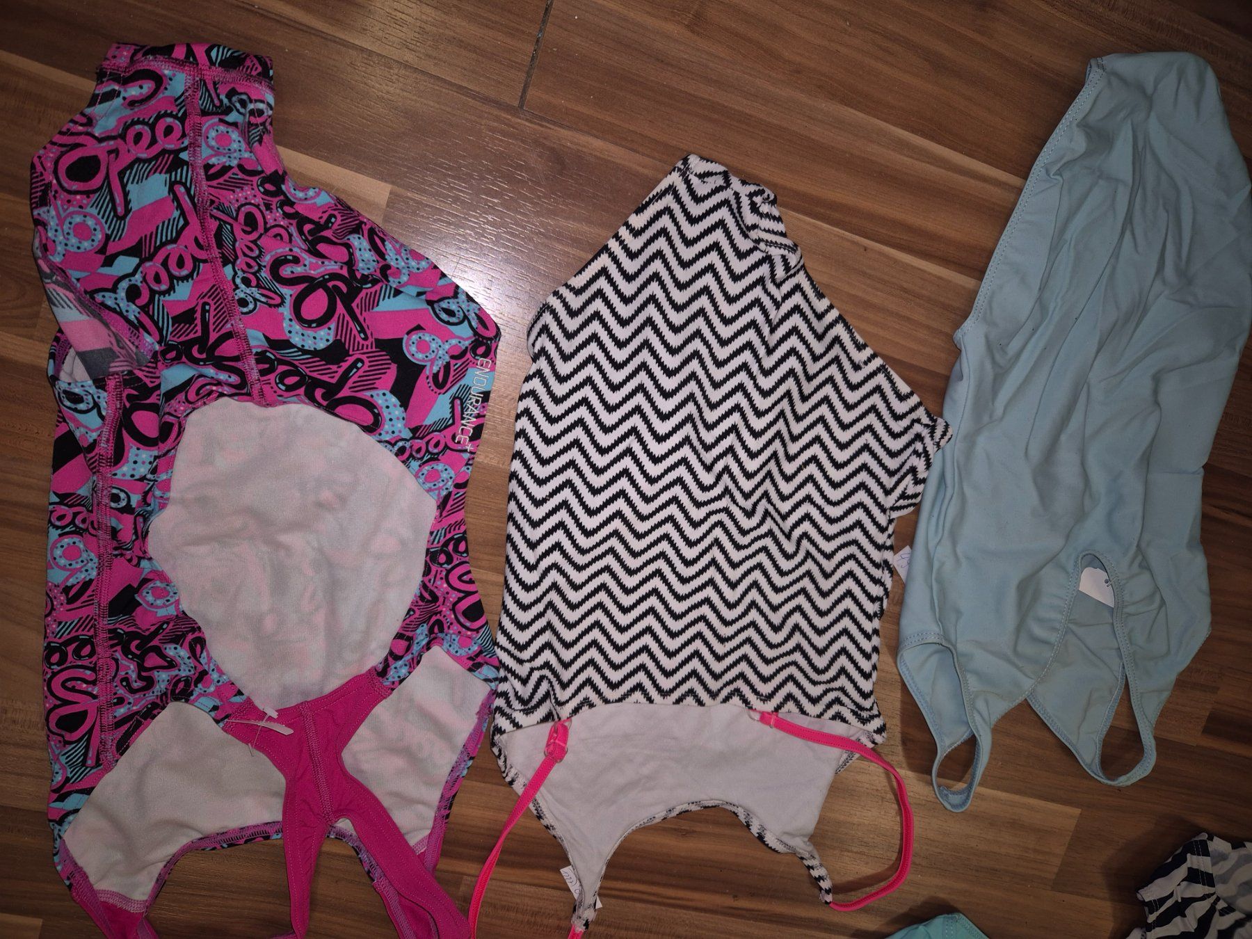 Costumi da bagno & Bikini: 1 Badeanzug gr 140 nach Wahl K2 – Usato da Schwarzenburg venduto da flamingo1970 1