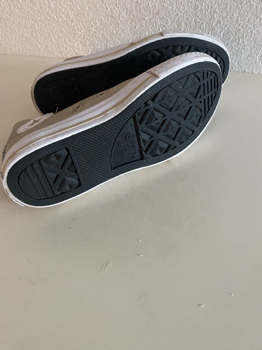 Converse Scarpe per ragazze: Converse  Mädchen gold Gr.33 – Usato da Biel-Benken BL venduto da PANORMUS 3