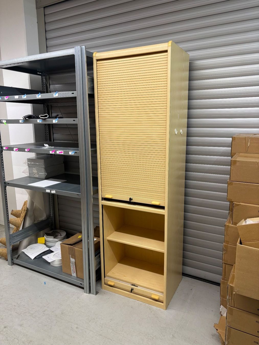 Armoires: Rolladenschrank Holz – D'occasion à Abtwil AG par Tinou10 2