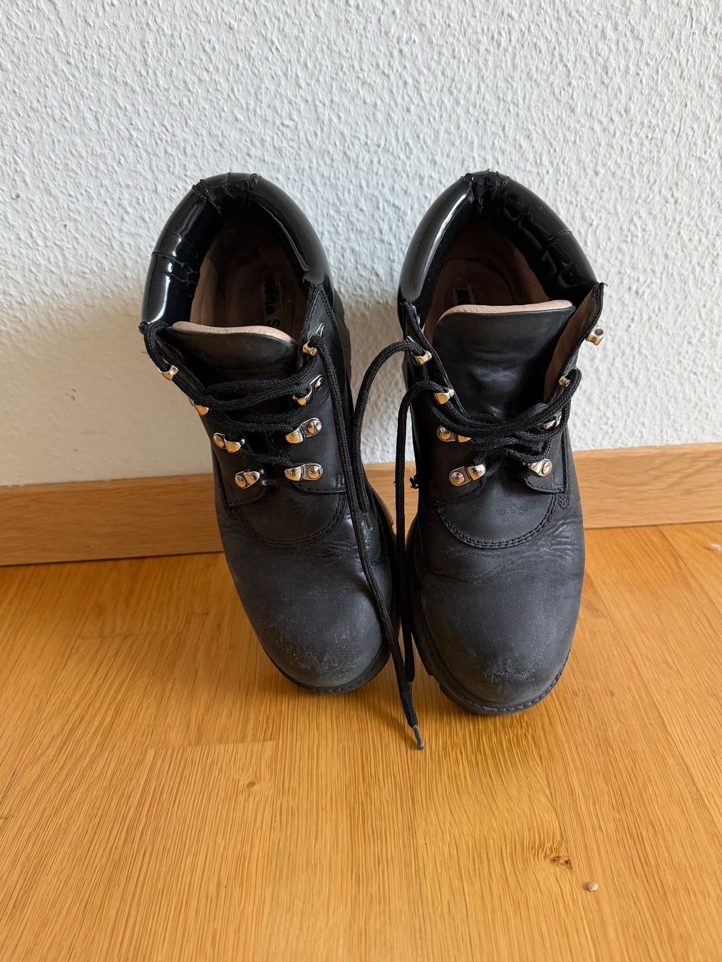 Acne Studios Herrenschuhe: Acne Studios Platform Boots, Size 39Black Leather – Gebraucht aus Zürich von MariKondo 7