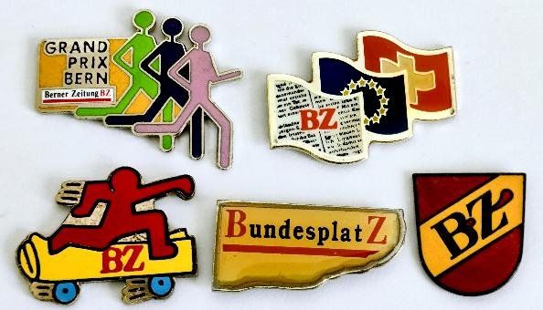 Placchette & Badge: 6 Pins Berner Zeitung – Usato da Pfäffikon ZH venduto da Colacity