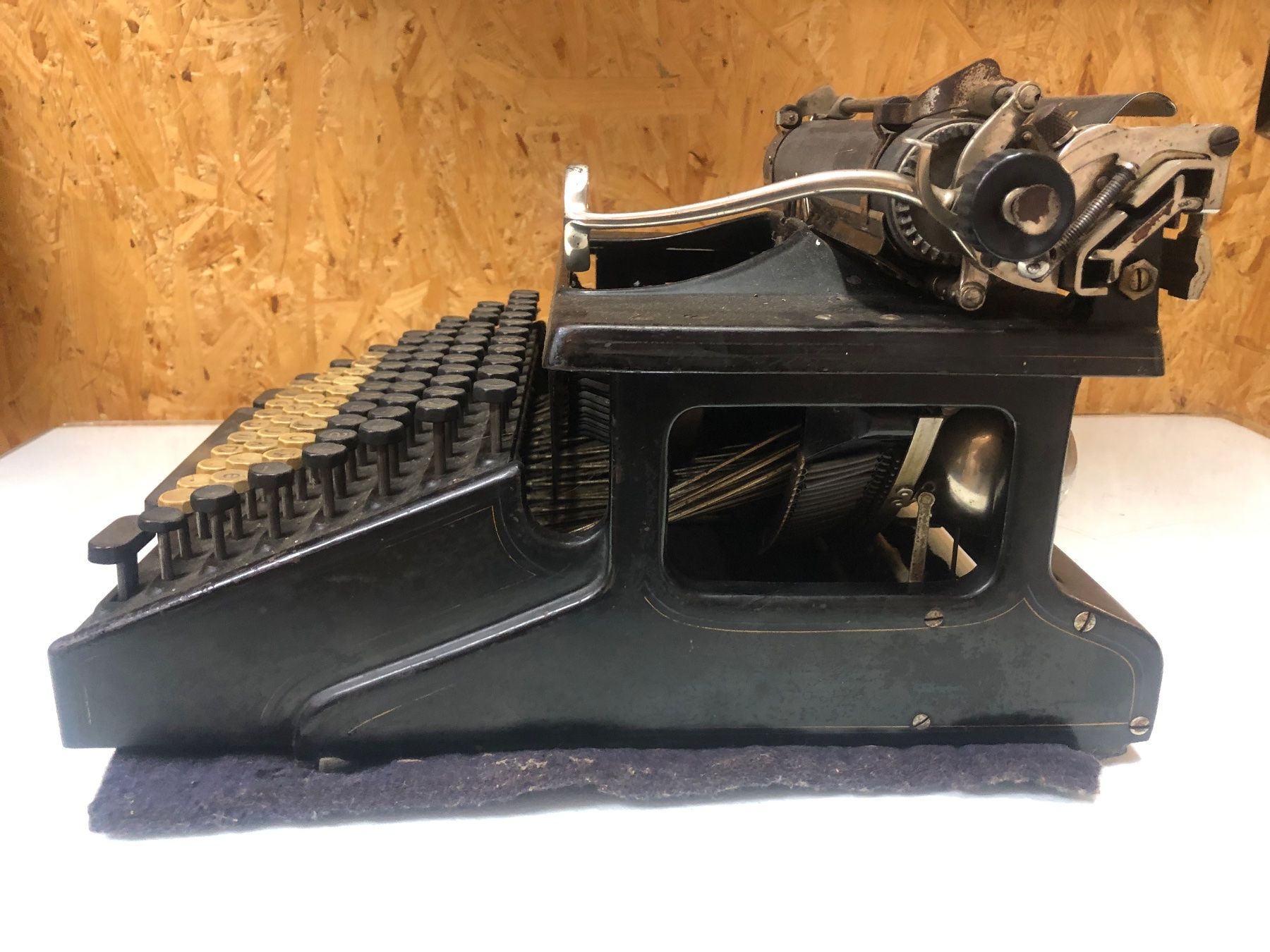 Macchine da scrivere: Schreibmaschine Smith Premier No. 10, Abdeckung fehlt – Usato da Brunnen venduto da Allerwaren 2