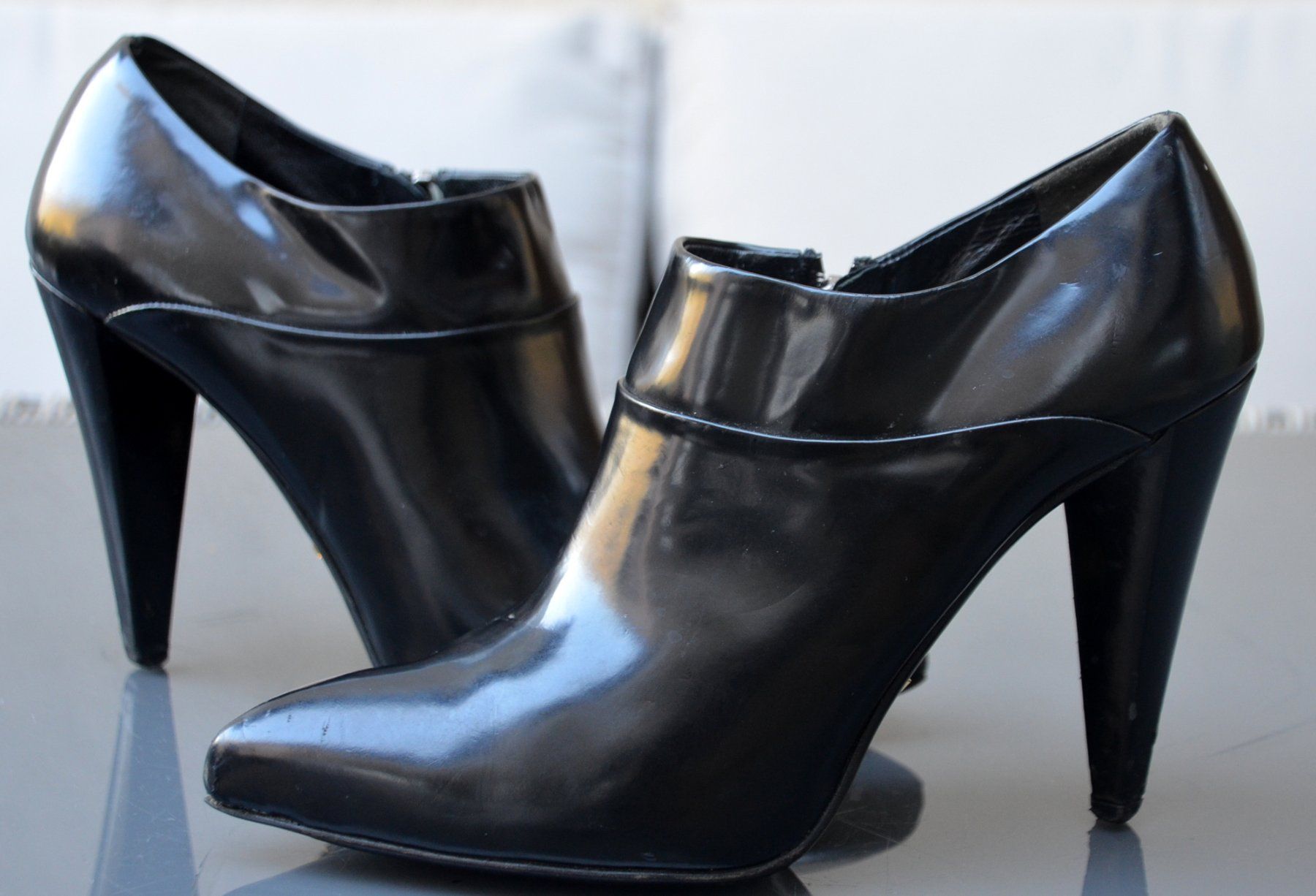 Prada Scarpe da donna: Prada Stiefeletten / bottines .37 – Usato da Collonges venduto da arashee 4