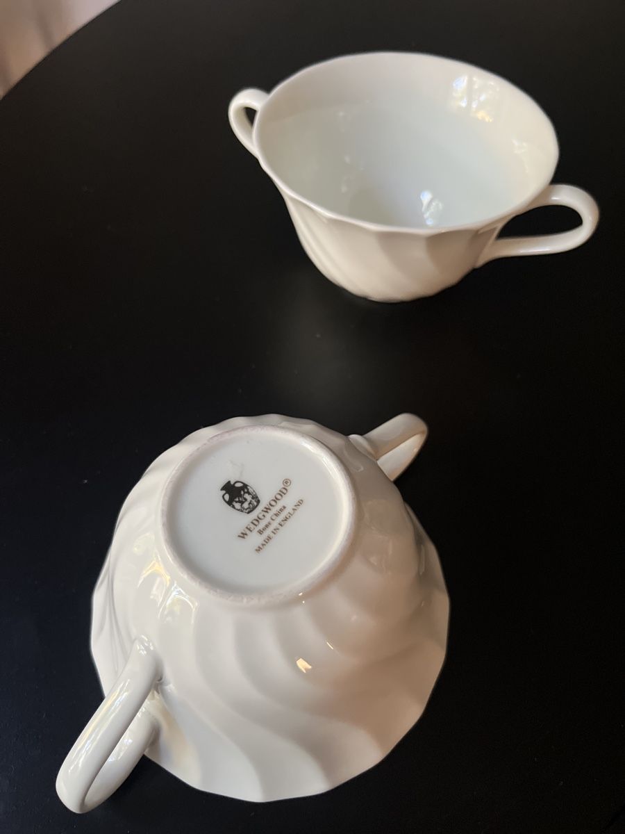 Geschirrsets: Wegwood bone China 2 cups, Perfect Condition – Gebraucht aus Zürich von Nowstalgia 1
