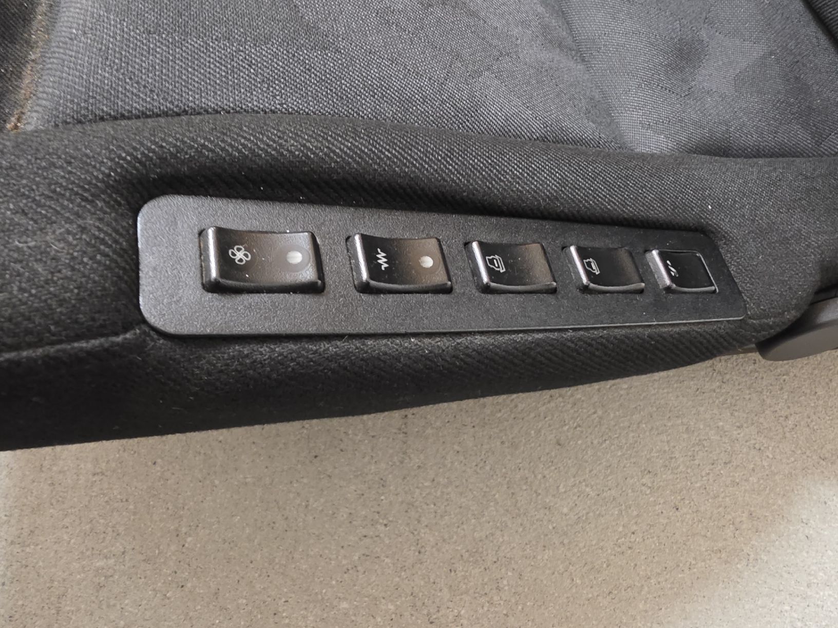 Recaro Toutes les pièces auto: Recaro Orthopäd 94 Sitz – D'occasion à zürich par val_yr8v 6