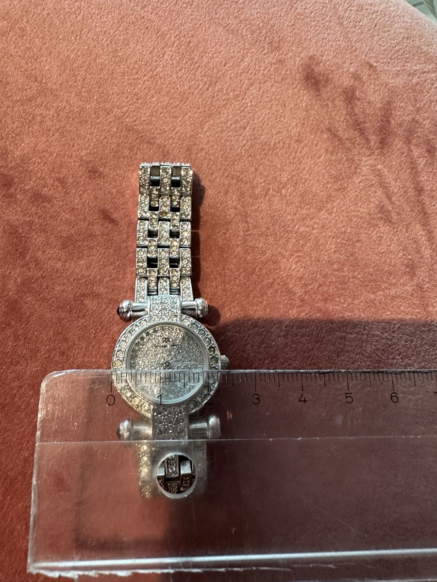 Orologi: Japanische Armbanduhr mit Steinen – Usato da Luzern venduto da ariazalea 1