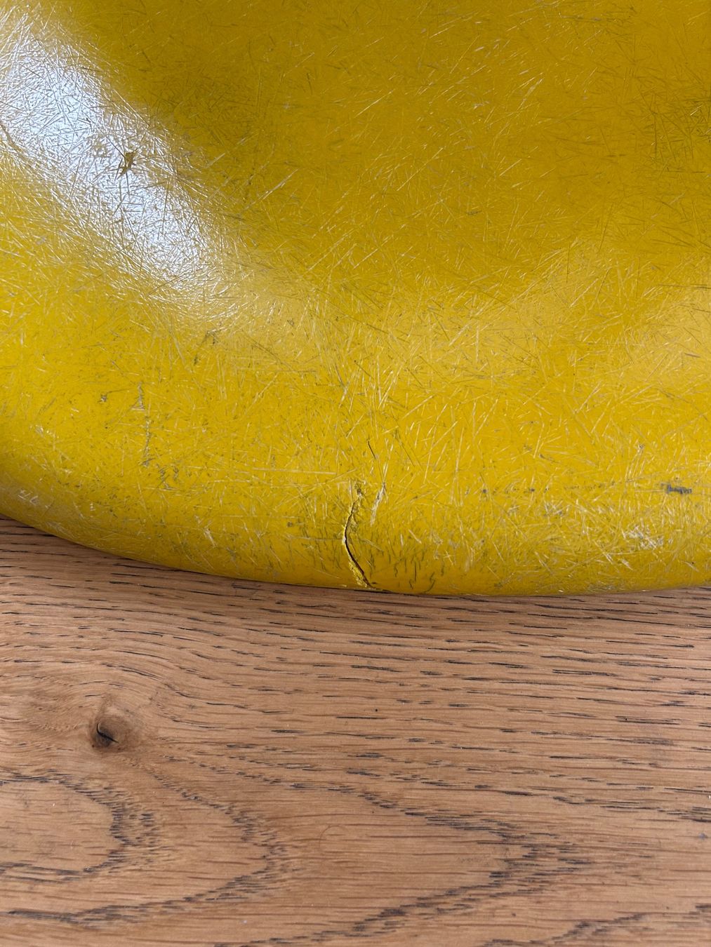 Eames Sedie: Eames Fiberglas Schale gelb – Difettoso da Zürich venduto da Lp_bn 5