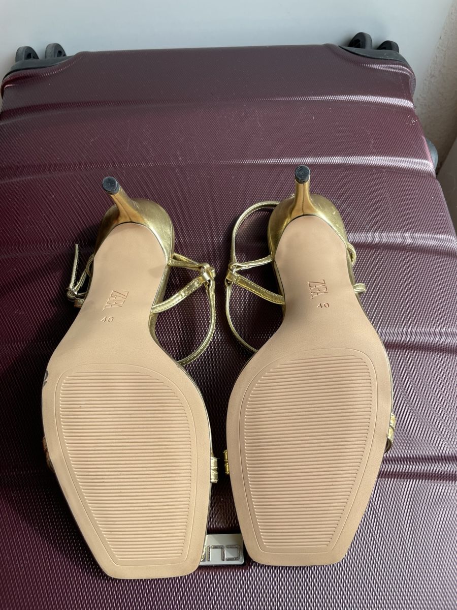 Zara Chaussures femmes: Riemchen High heels goldig Gr. 40 – Neuf (Voir description) à Lengnau BE par DieBiene8 2
