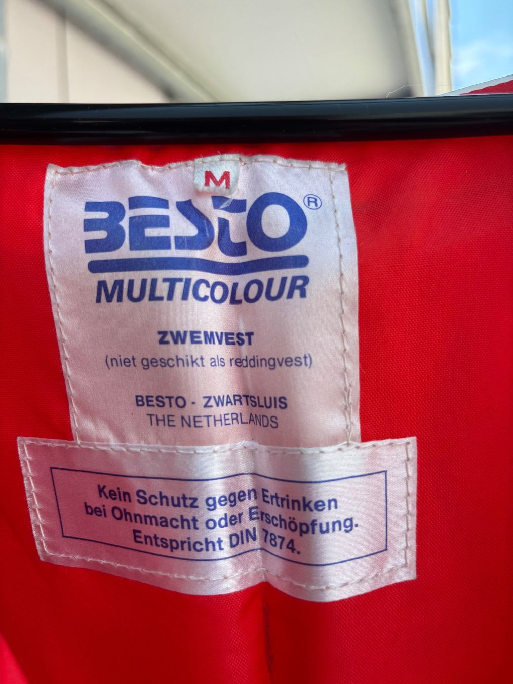 Giubbotti di salvataggio: Schwimmweste BESTO MULTICOLOUR rot/grau Grösse M – Usato da Zäziwil venduto da R1135 1