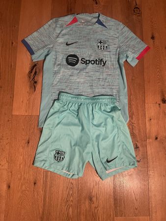 FC Barcelona Auswärtstrikot - Komplettset, Grösse M
