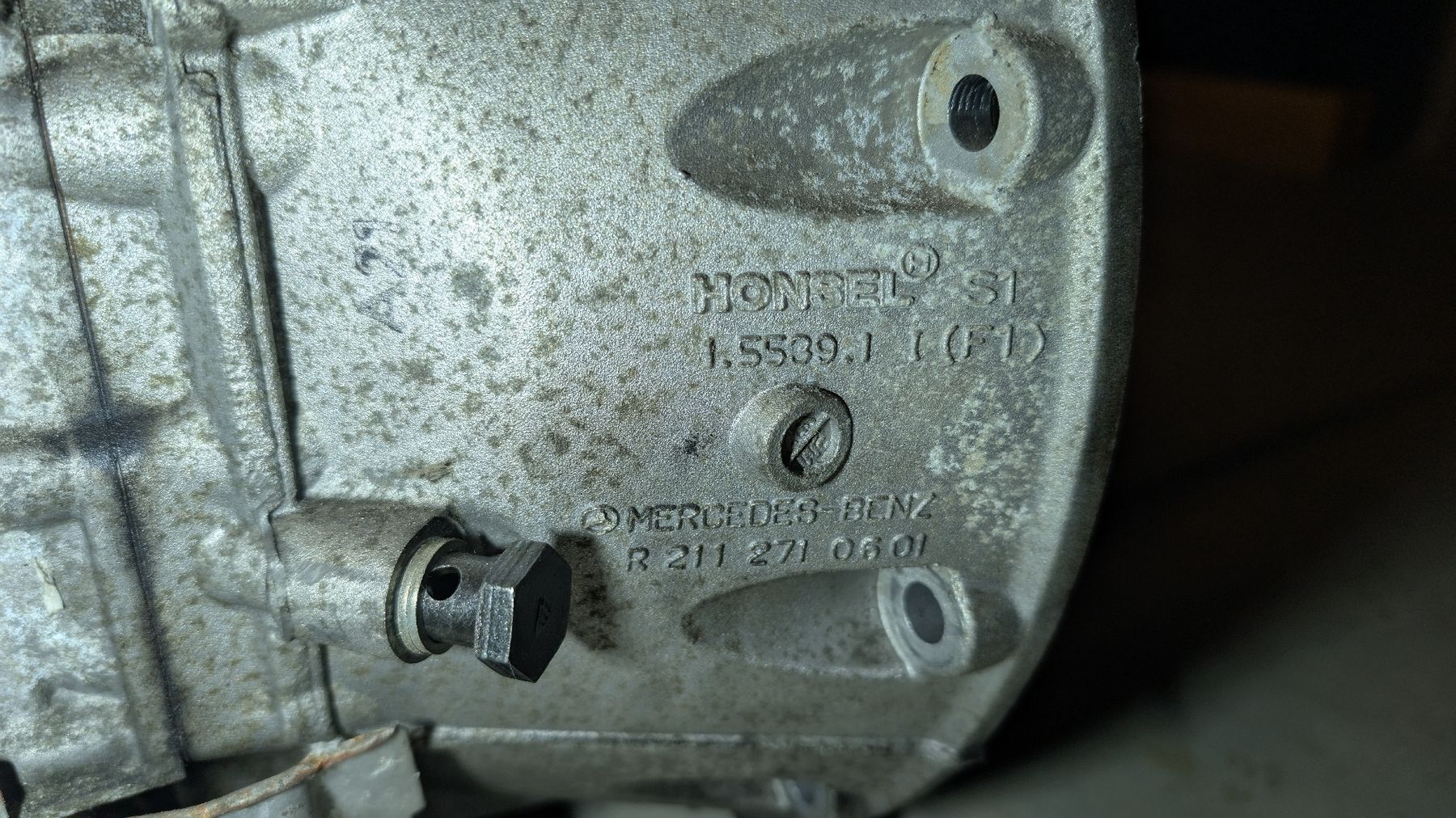 Mercedes-Benz Tutti pezzi di ricambio auto: Mercedes Benz W211 Getriebe – Usato da Pfaffnau venduto da ame_w6yx 5