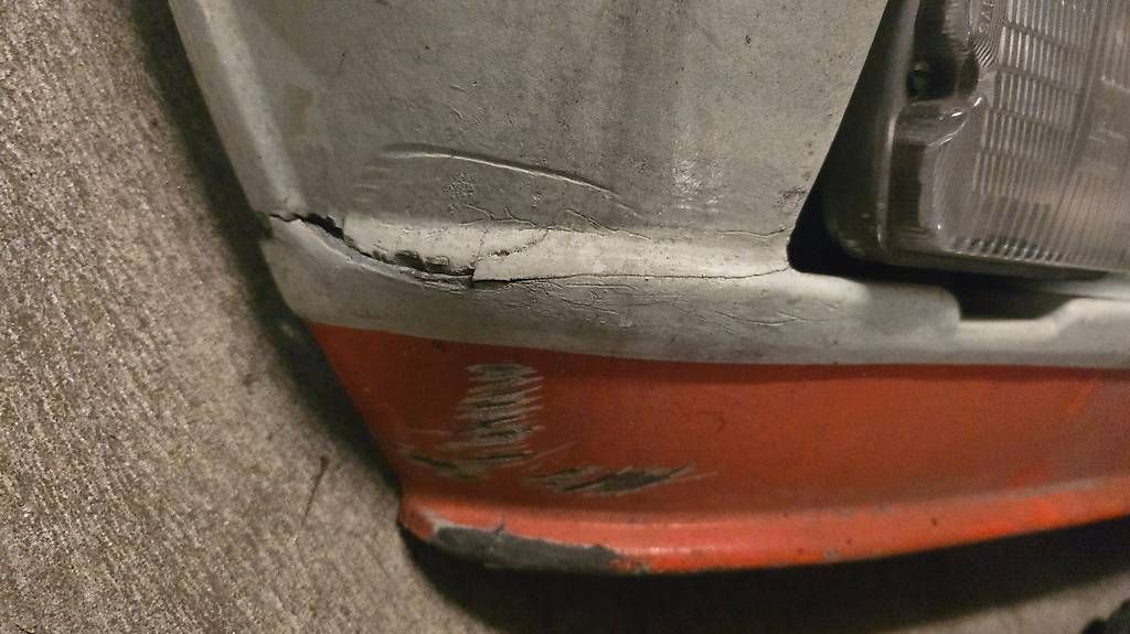 Tutti pezzi di ricambio auto: Stossstange R5 – Usato da Bäriswil BE venduto da aki_77w9 3