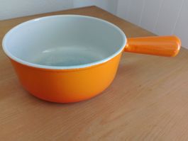 Vintage Gusseisen Stielkasserolle 18cm Made in France Orange